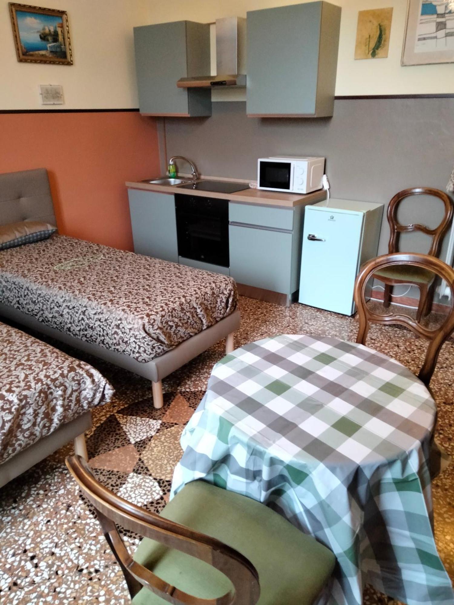 Sant'Orsola Palace - Rooms And Suites Bologna Kültér fotó